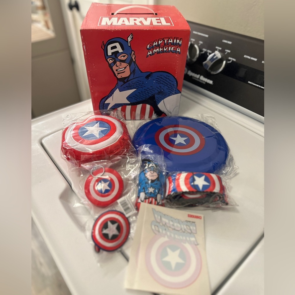 MARVELS Captain America FanExpo Mystery Box - Picture 3 of 5